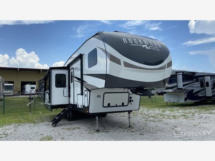 Thumbnail Photo undefined for New 2023 Forest River Rockwood 2883WS